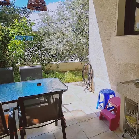 Garden Flat * לרנקה