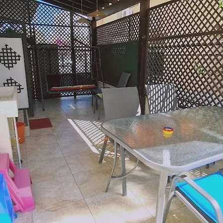 Garden Flat לרנקה