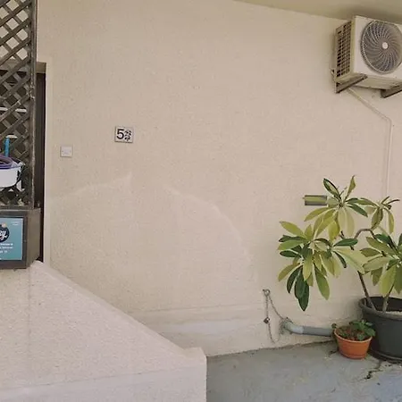 Garden Flat דירה לרנקה