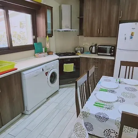 Garden Flat דירה