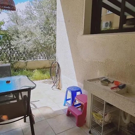 Garden Flat * לרנקה