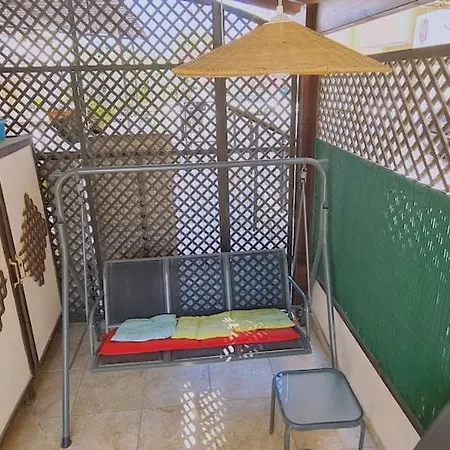 Garden Flat דירה